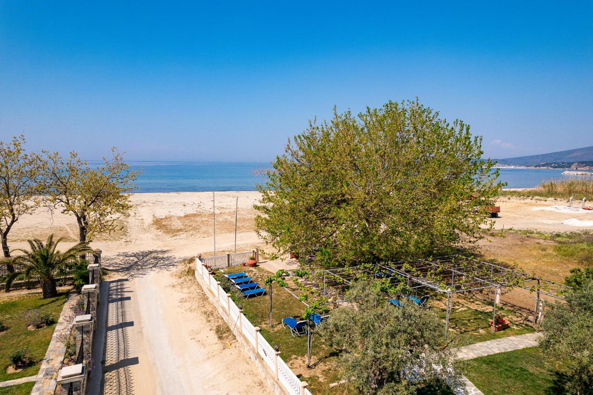 Opalium Beach Front Suites Потос Экстерьер фото