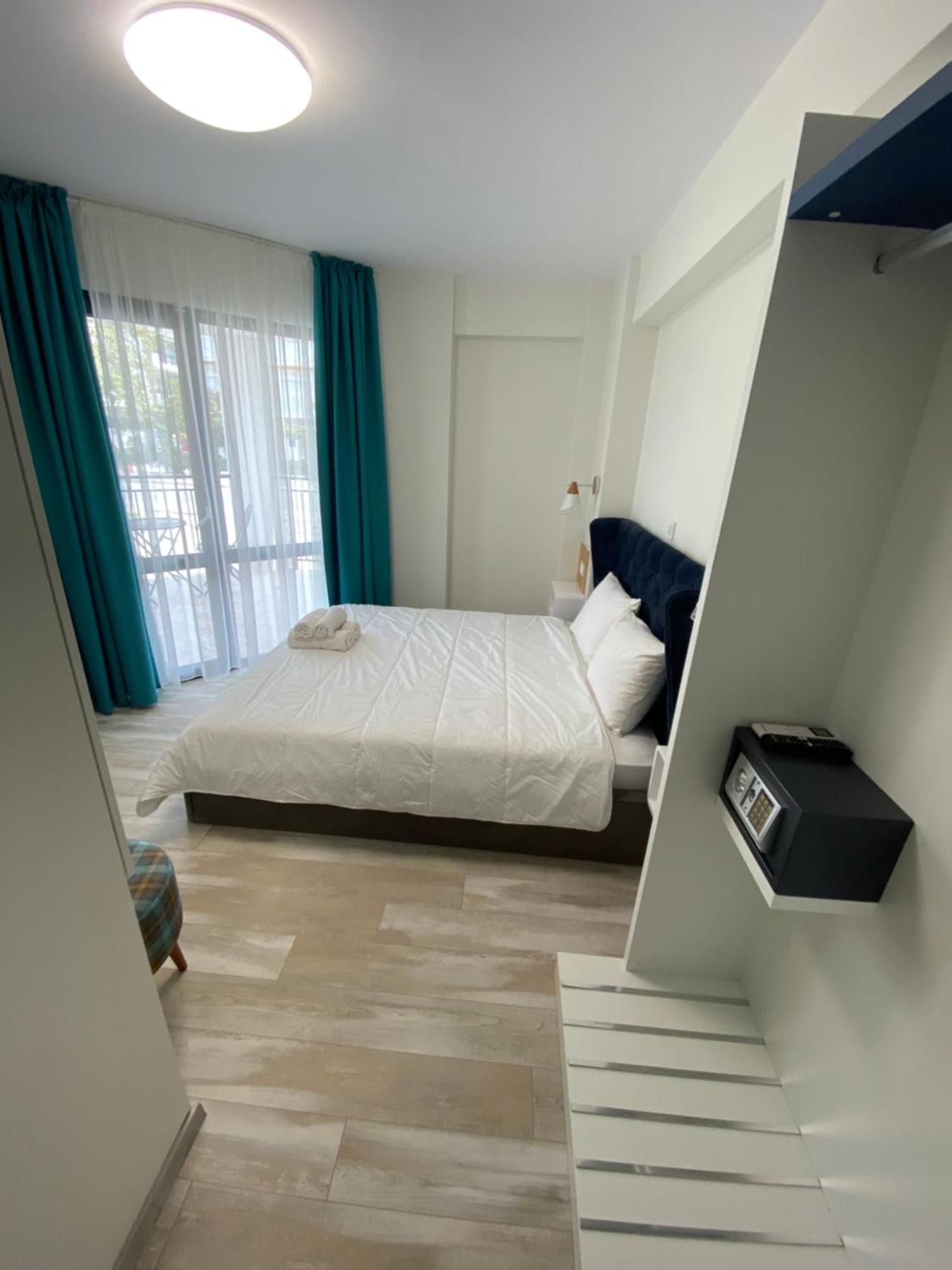 Opalium Beach Front Suites Потос Экстерьер фото
