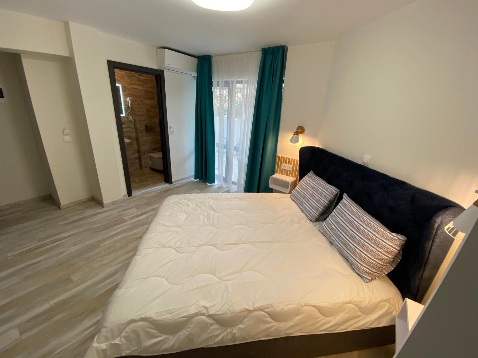 Opalium Beach Front Suites Потос Экстерьер фото