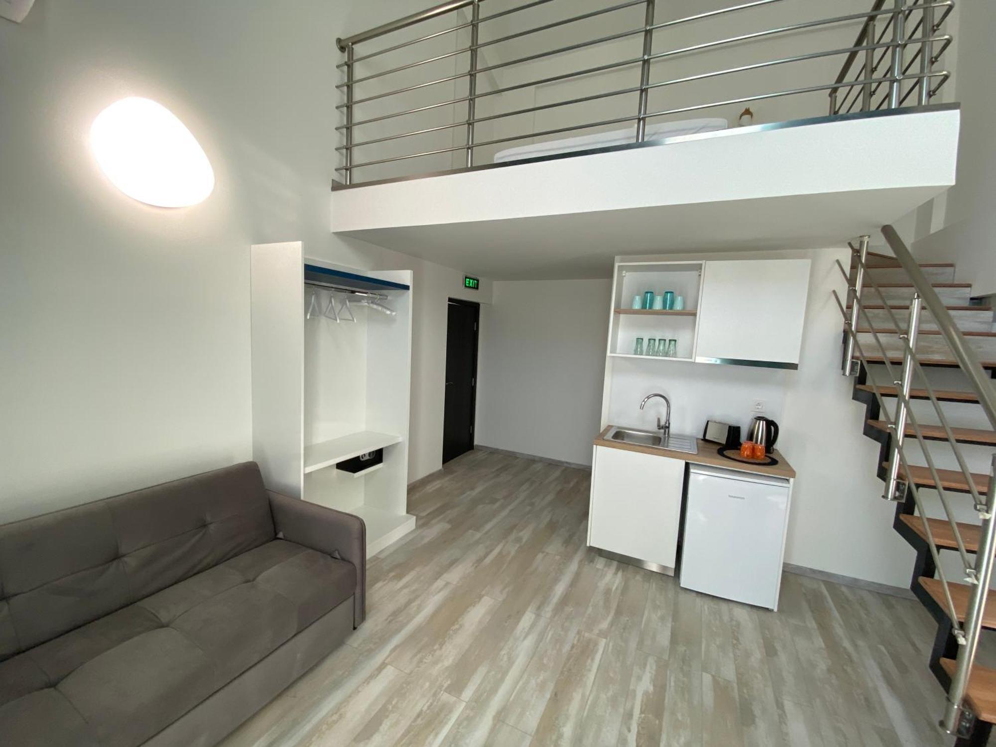 Opalium Beach Front Suites Потос Экстерьер фото